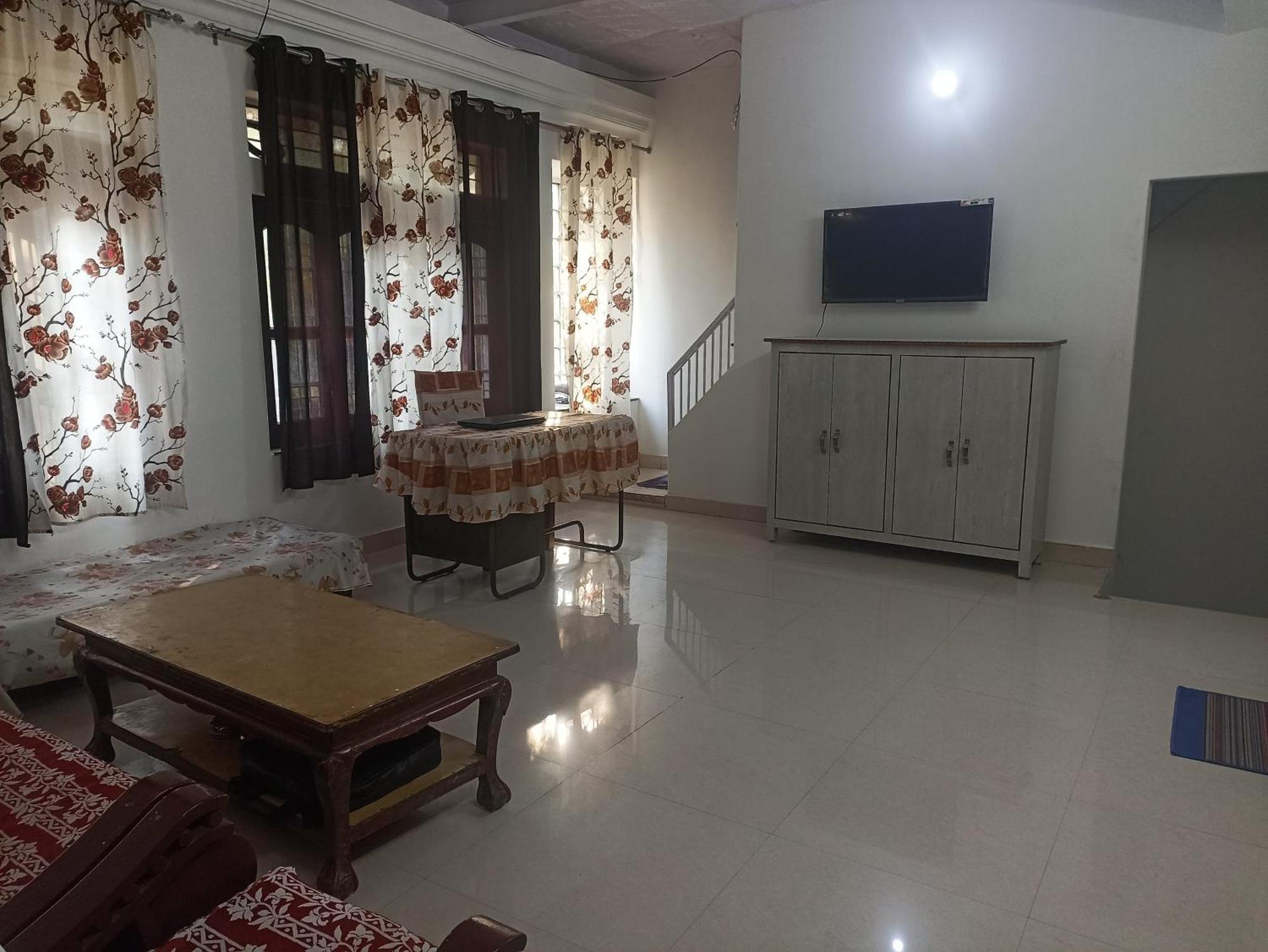 Ramaya Homestay Varanasi Exterior photo